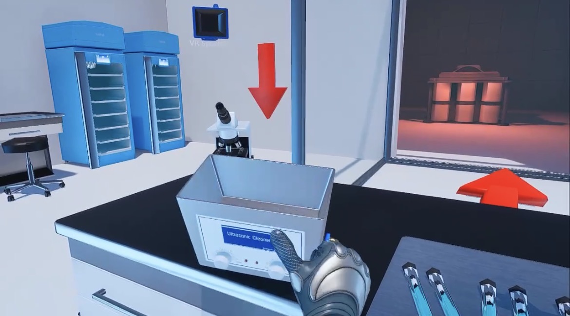 Vista in VR del laboratorio, con indicazioni per il training